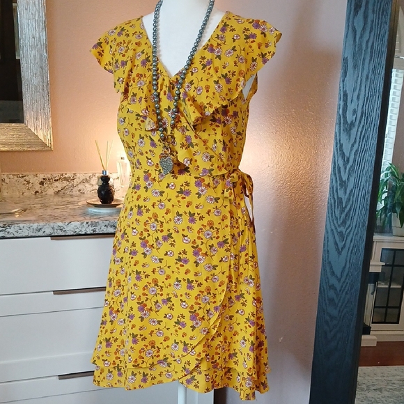 NWT Sanctuary Floral Dress Size XS - Picture 2 of 10